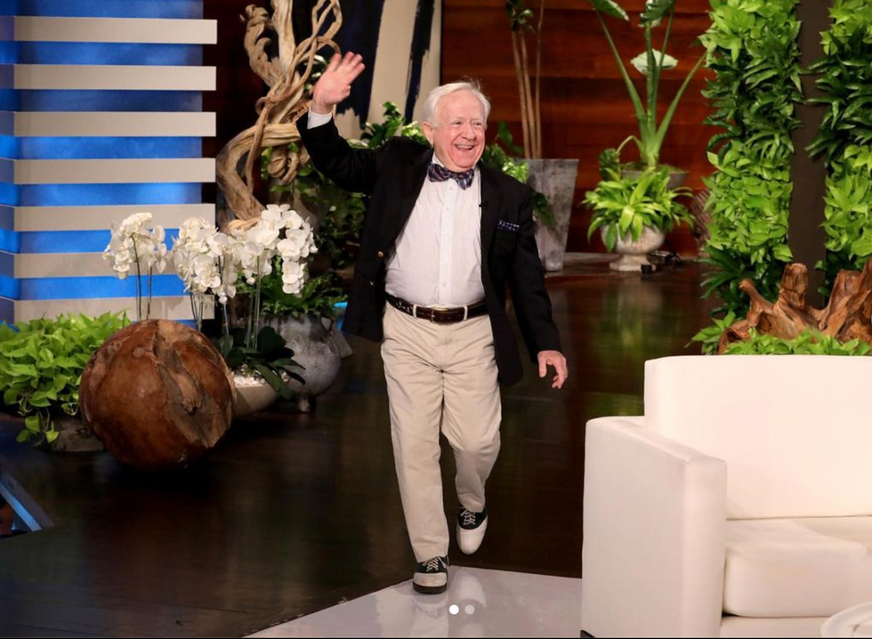 Leslie Jordan Plays Tour Guide on New York City Bus